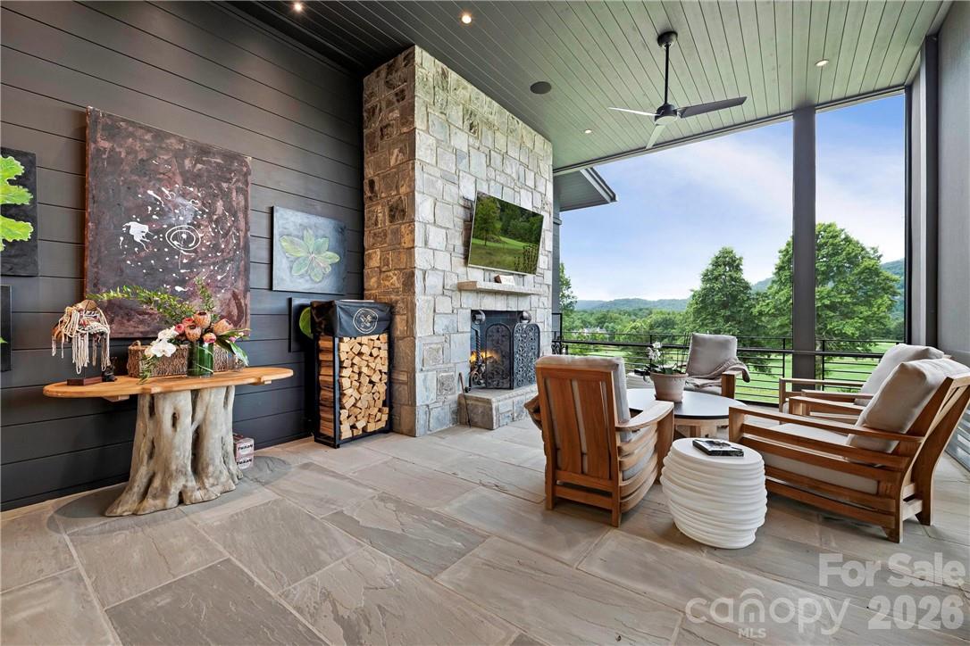 The Cliffs at Walnut Cove - Residential