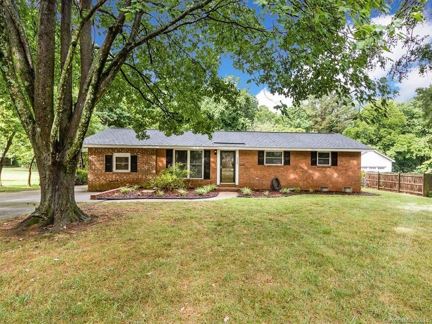 Great split floor plan, huge master suite and fenced, landscaped yard are just a few of the benefits in this 4 bedroom brick ranch located in the desirable Cotswold area.  The master includes a spacious bedroom, double closets plus a large, private office.  Dual vanities, walk in shower and garden tub are featured in the master bath.  The kitchen is located in the heart of the home, has granite countertops and generous pantry space.  The large fenced in back yard has ample storage in the shed.  Lawn service included.