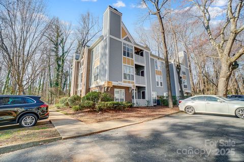 2514 Cranbrook Lane 9 Charlotte NC 28207
