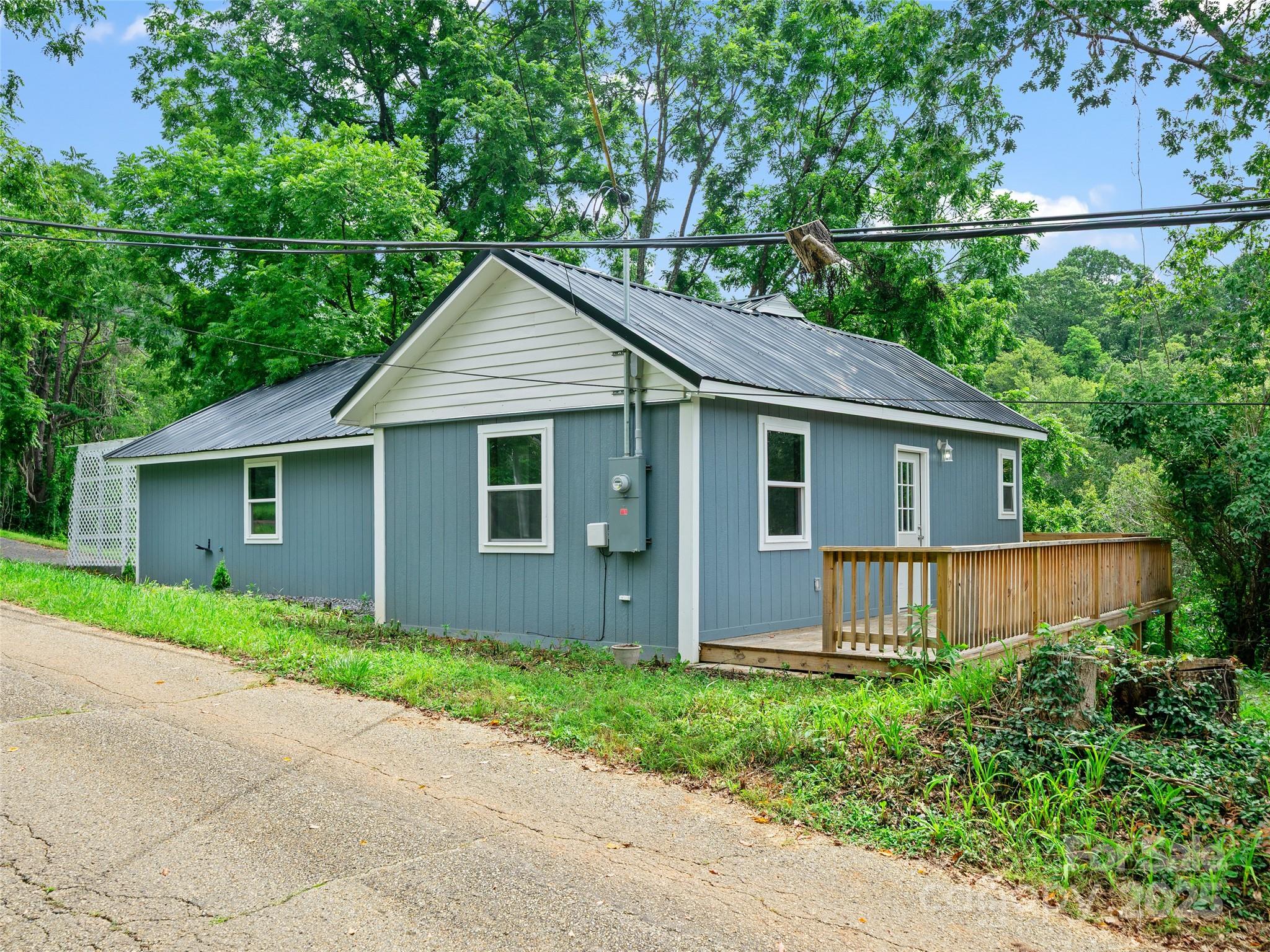 64 Phillips Lane