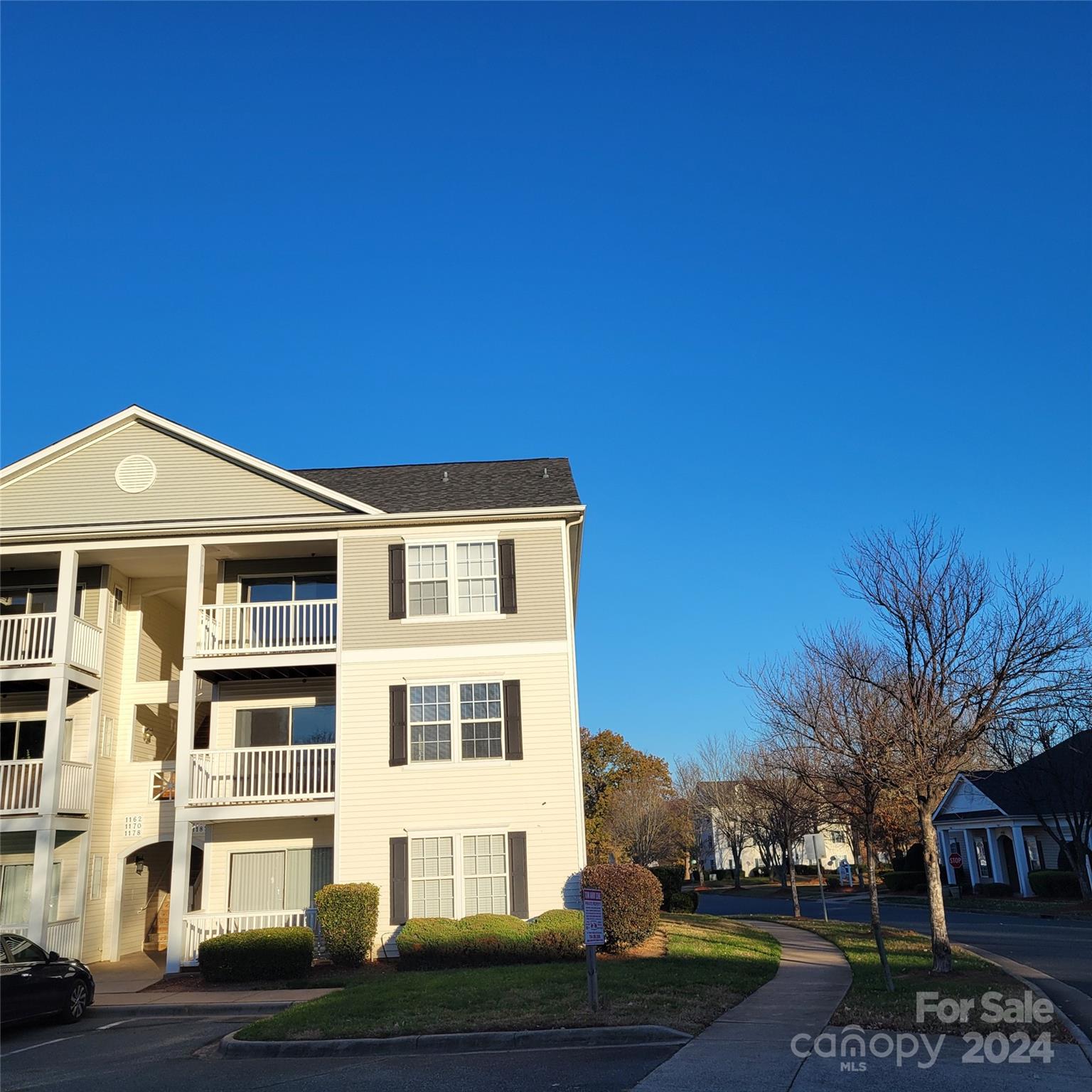 1174 Plaza Walk Drive