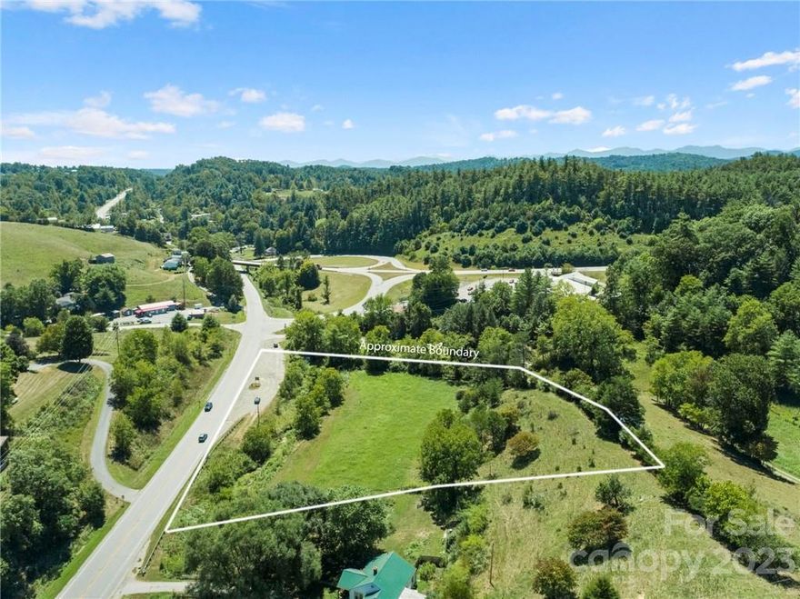 Great investment opportunity! 3.00 acres of road frontage with a level building site, in an ideal location to begin or expand your business in Madison County. Right on the corner of the 213 & 25/70 intersection. This high traffic area from the towns of Weaverville, Mars Hill, Marshall, & Hot Springs all feed through this section. Across the street from the Mashburn Medical Center & Madison County Jail that bring daily visitors past your doorstep. ABTech Madison Campus and the State Employees' Credit Union (SECU) are also right around the corner.
Don't let this opportunity pass you by.
(City Water & Sewer are available on 213, but would require a pump system.)