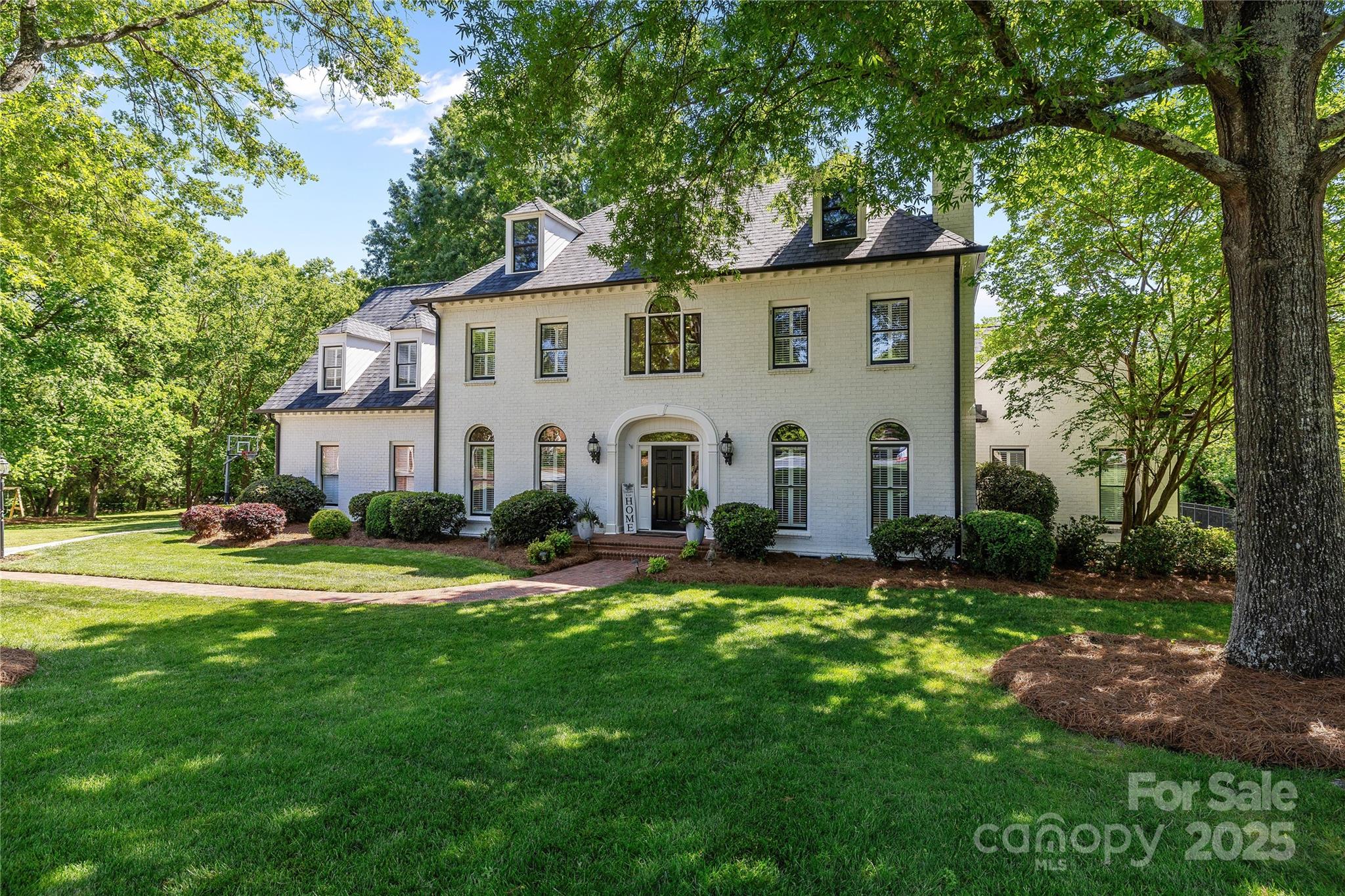 2556 Howerton Court