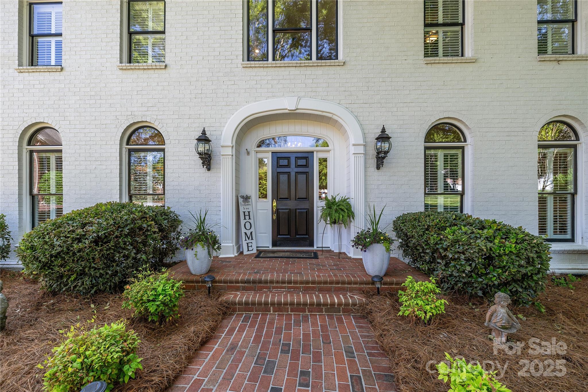 2556 Howerton Court