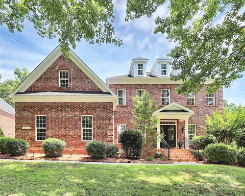 Photo of 13824 Glen Abbey Drive, Charlotte, NC 28278 (MLS # 4273393)