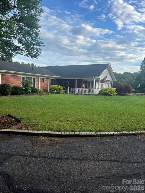 Photo of 354 Woodland Drive, Columbus, NC 28722 (MLS # 4386870)