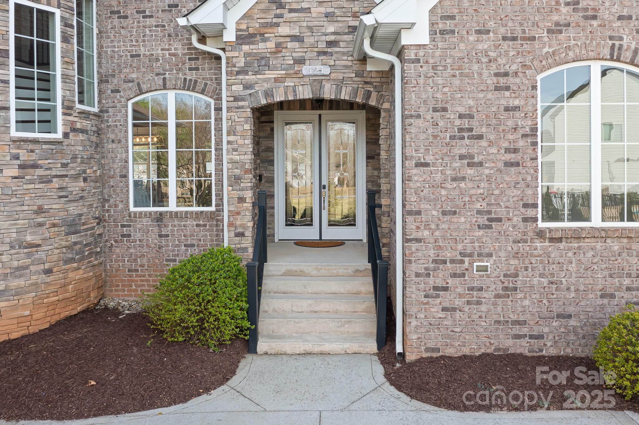 121 Dabbling Duck Circle