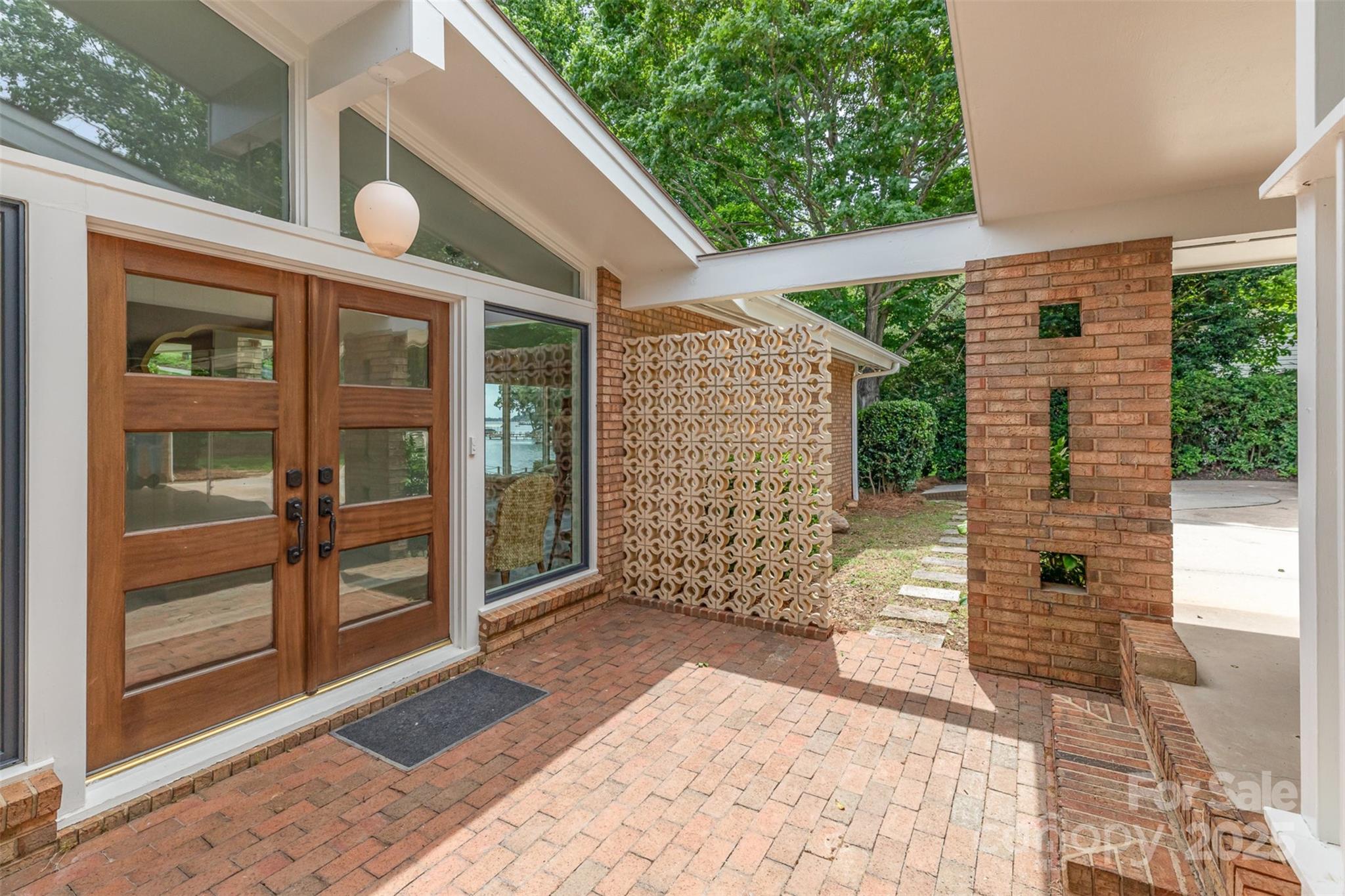 5114 Leisure Lane