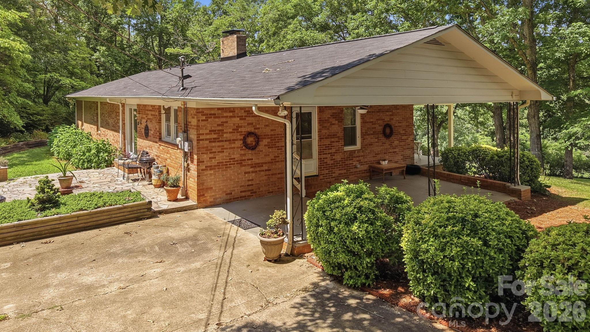 129 Old River Road