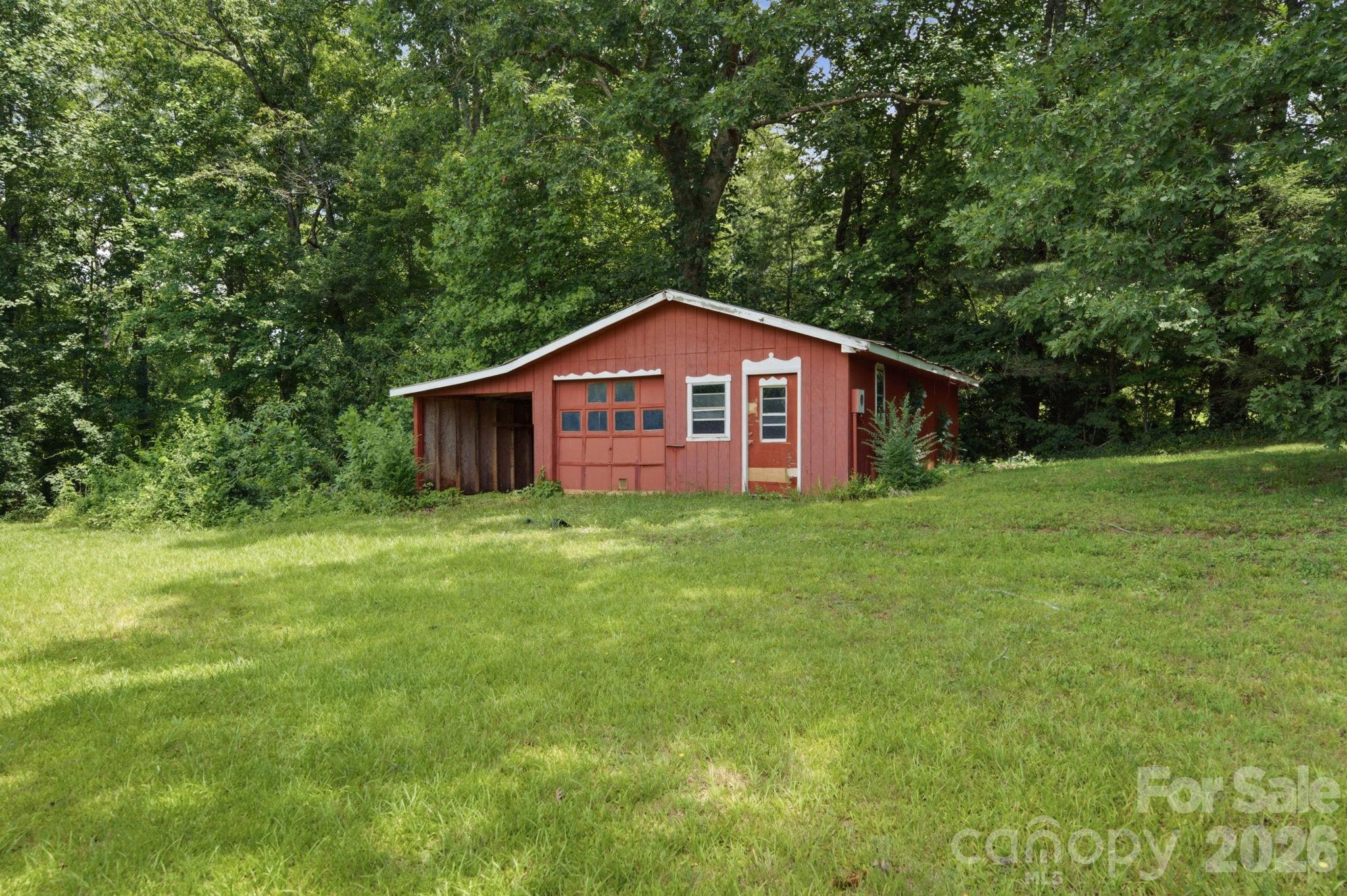 129 Old River Road