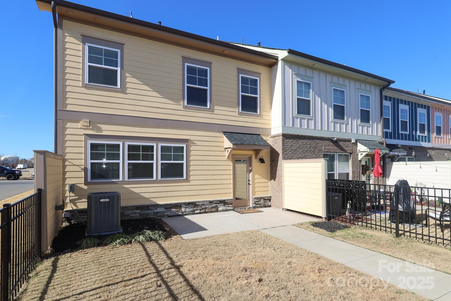 Riverwalk - Residential