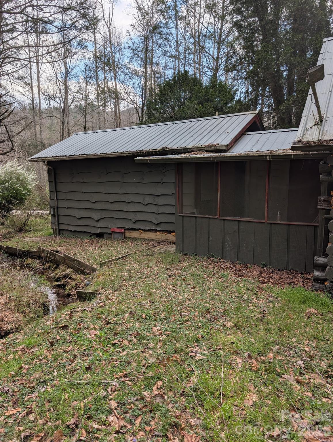 6712 Globe Road