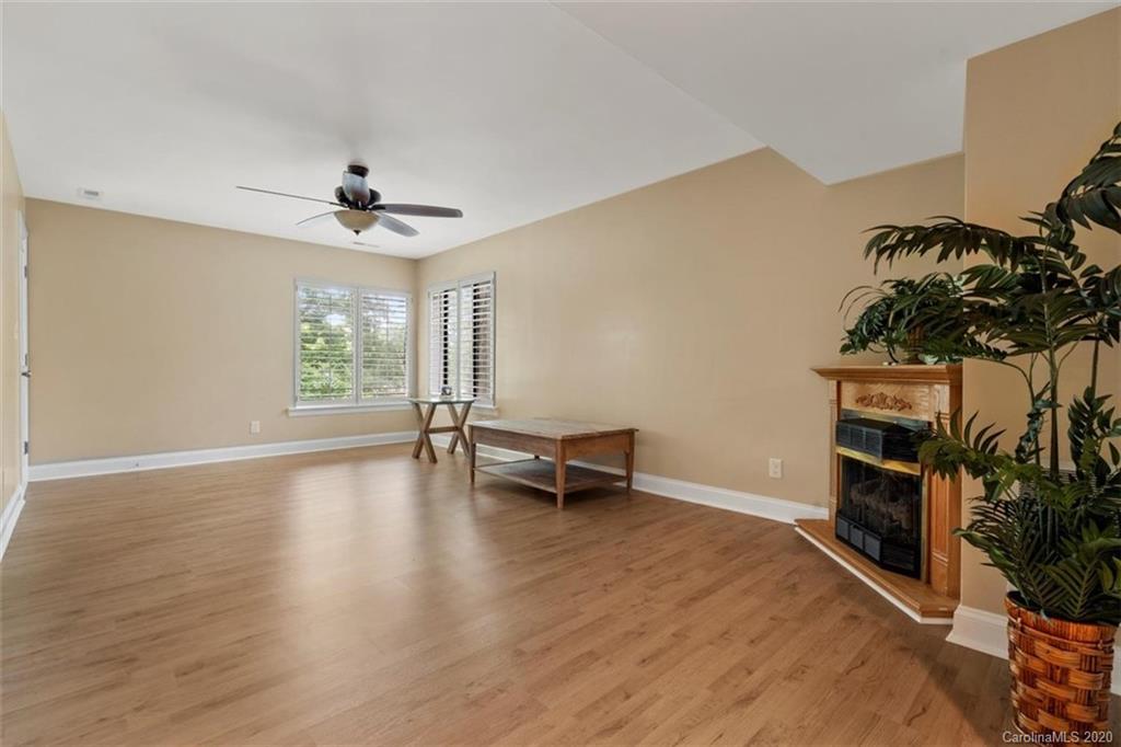 Bluff Villas - Residential