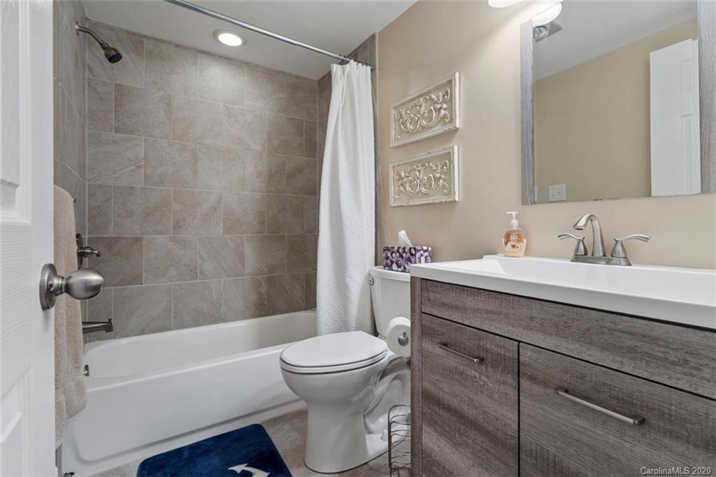 Bluff Villas - Residential