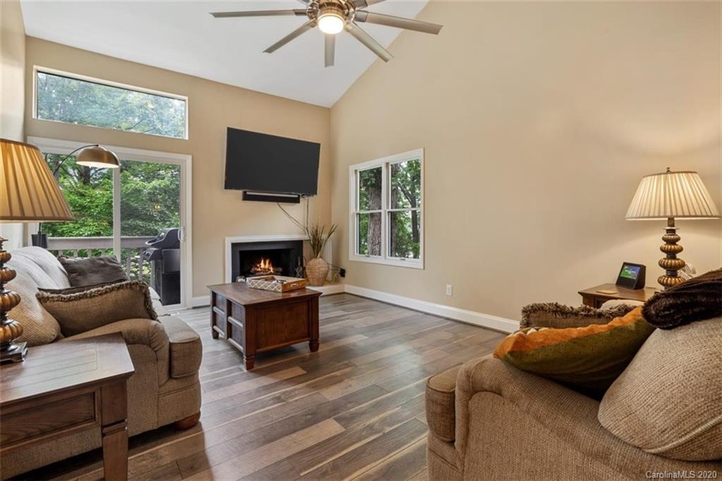 Bluff Villas - Residential