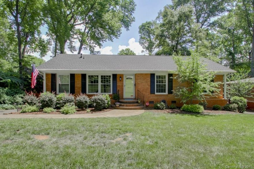 Located in the heart of popular Montclaire.  Adorable living space opens to dining.  Kitchen has new cntrs, bead board backsplash, pulls, newer SS appl incl refrigerator.  The cute hall BA has wood style tile flrs, bead board wainscoting, subway tile, wonderful vanity.  Master BA is updated as well.  Ceiling fans in all BRs and GR.  Sunroom off Kitchen.  Great utility area.  Fenced yard.  Huge deck.  Basement workshop.  Windows 2010/Water heater 2014/Roof 2015/HVAC 2005