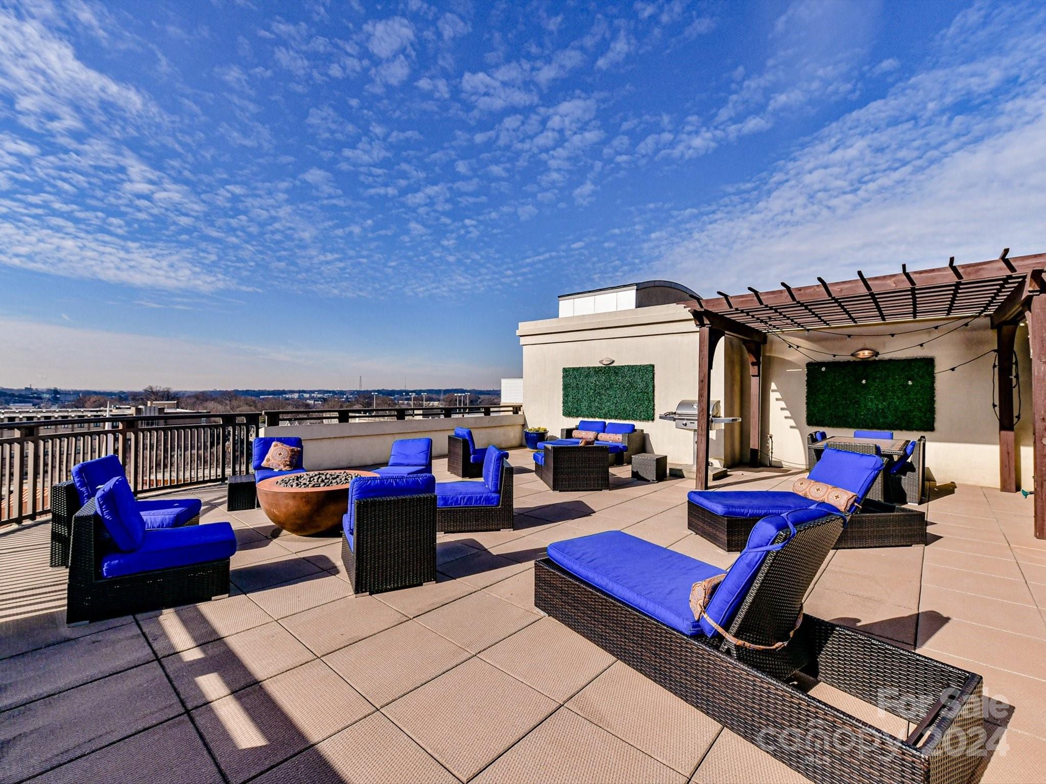 Gateway Plaza - Residential