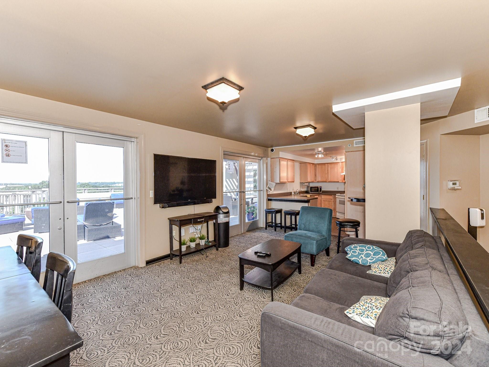 Gateway Plaza - Residential