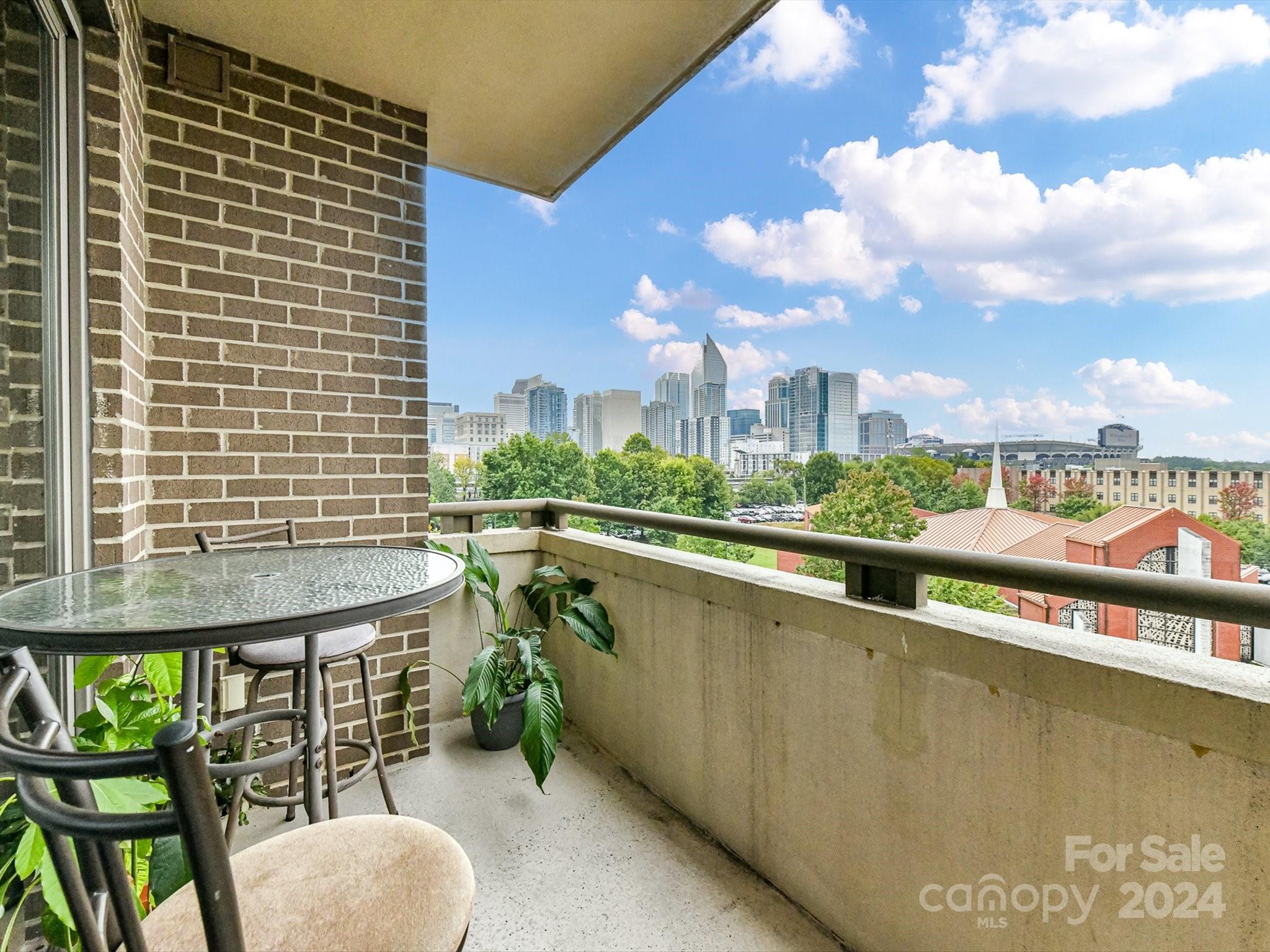 Gateway Plaza - Residential