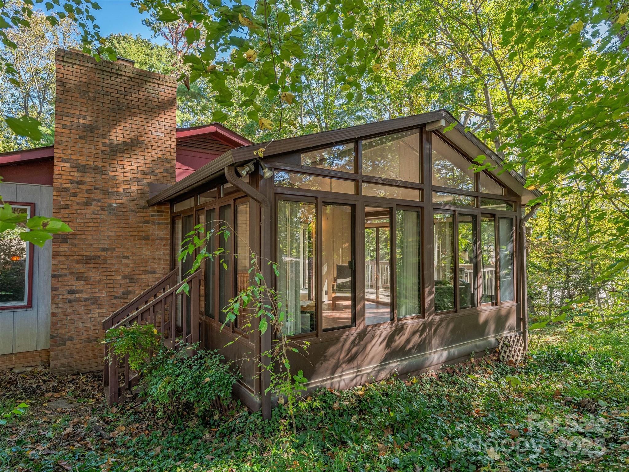 31 Shorewood Drive