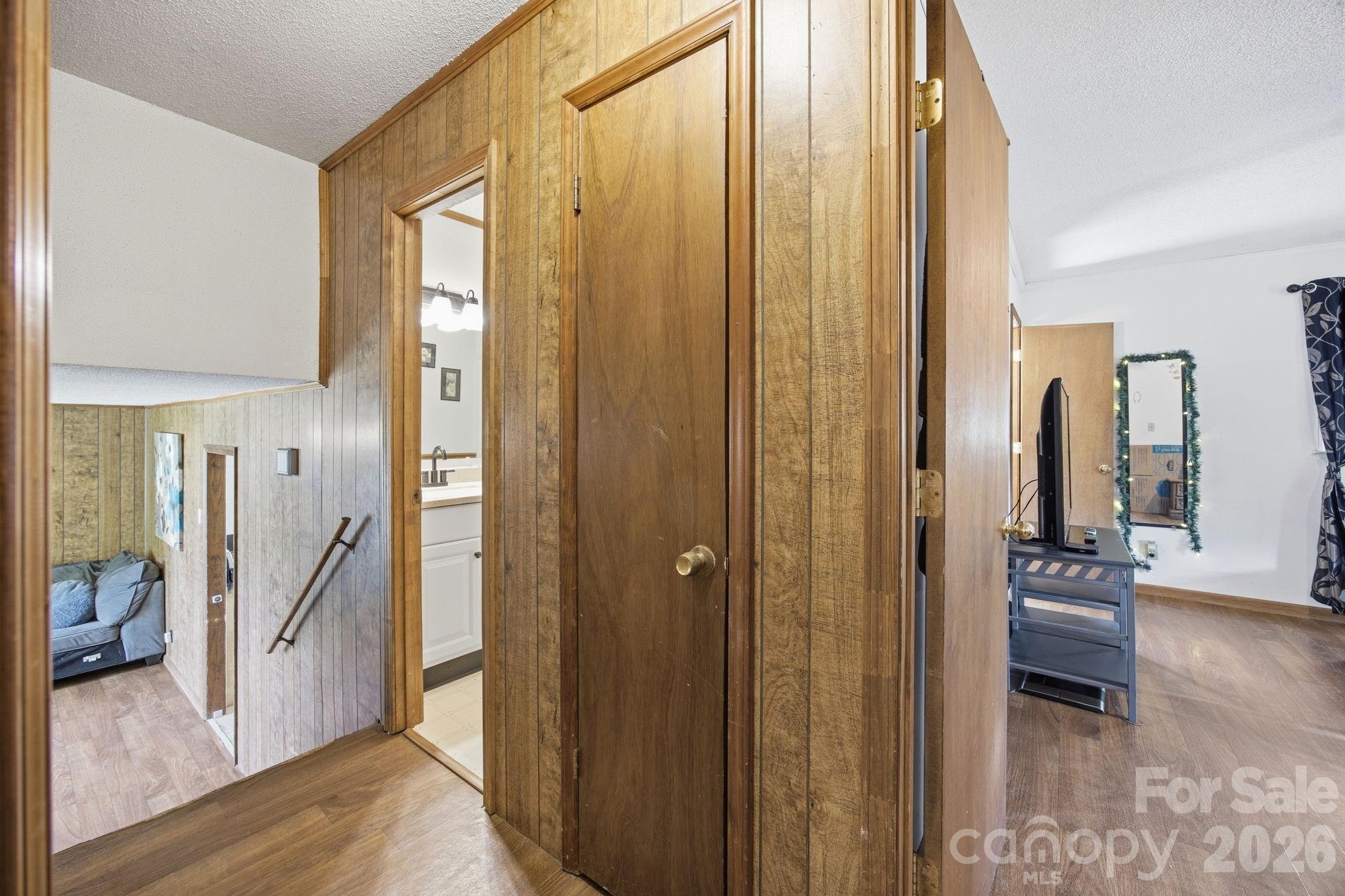 Happy Hollow - Residential