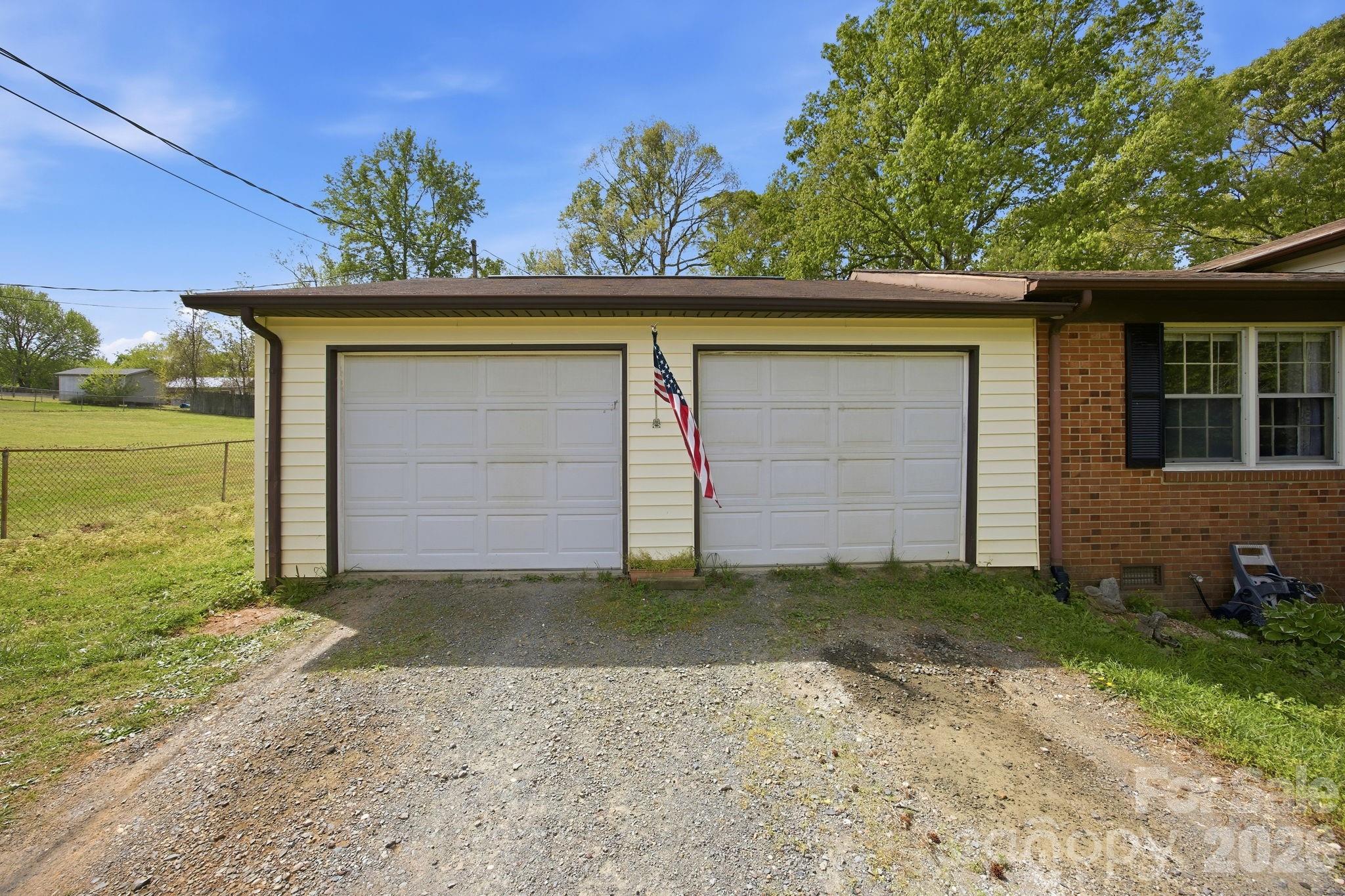 Happy Hollow - Residential