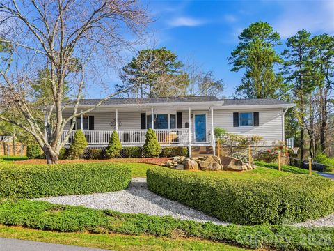 107 Edgewood Court Arden NC 28704