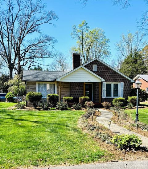 95 18th Avenue NW Hickory NC 28601