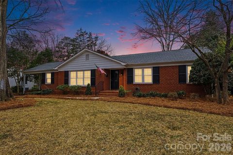 5011 Wedgewood Drive Charlotte NC 28210