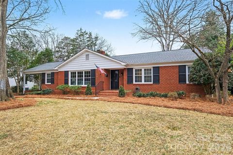 5011 Wedgewood Drive Charlotte NC 28210