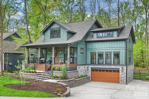 Photo of 4001 Carmel Forest Drive, Charlotte, NC 28226 (MLS # 4369189)