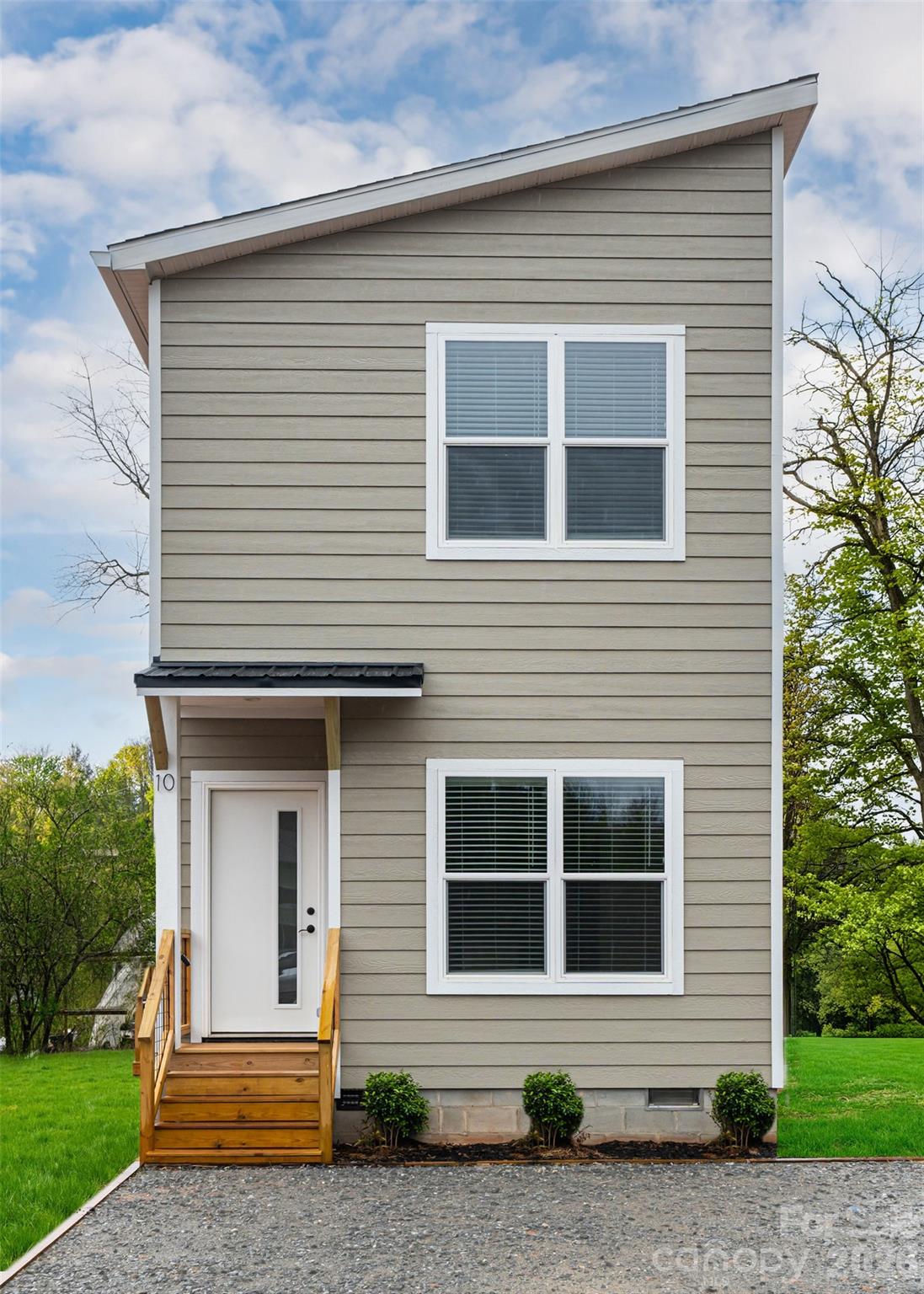 4 & 10 Wyndom Lane