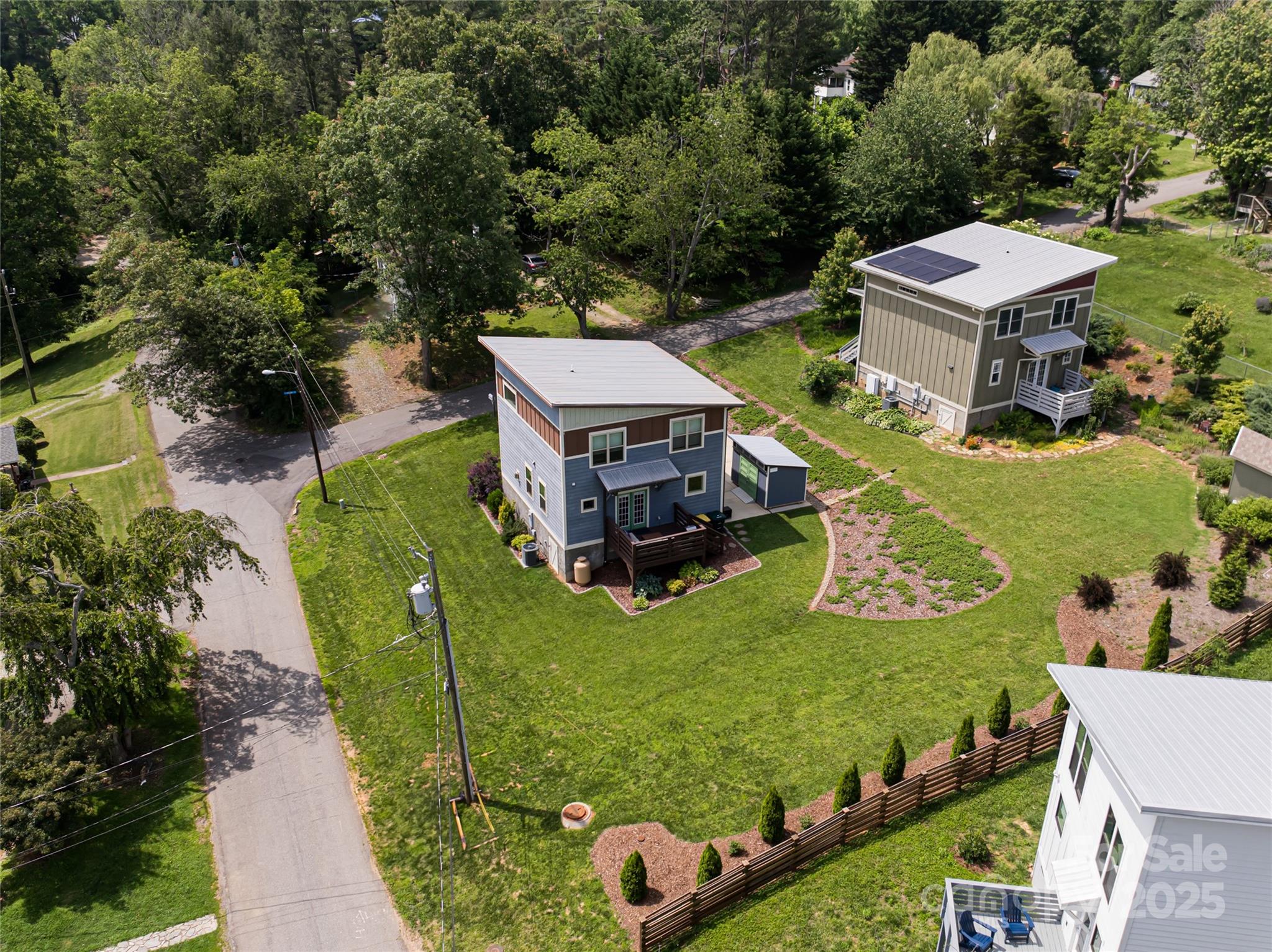 102 E Skyland Circle