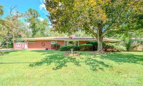 105 Alexander Avenue Swannanoa NC 28778