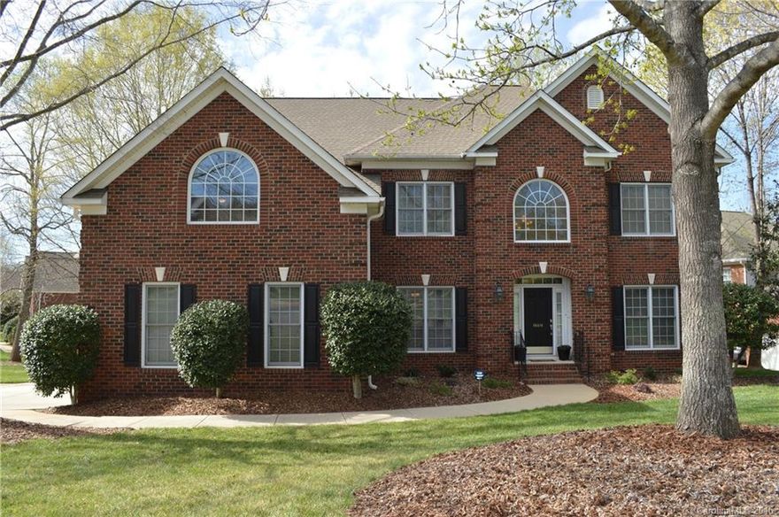 Expansive super maintained home on double cul-de-sac in desirable Hunter Oaks. 2 story entry opens to living rm/study & dining rm w/butlers bar to kitchen w/granite, bkfst rm flowing to family rm. Beautiful hdwd floors & dual staircases. Enormous 2nd level media/flex rm + 3rd level bonus/bdrm. Huge mstr w/big w/i closet & tremendous updated mstr bath w/frameless. 3 more bdrms & 2 updated full baths w/granite & new tile. Storage galore. Many updates incl 2011 roof.  Perfect spacious family home!