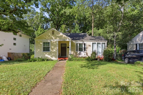 Photo of 2316 Kingsbury Drive, Charlotte, NC 28205 (MLS # 4416548)