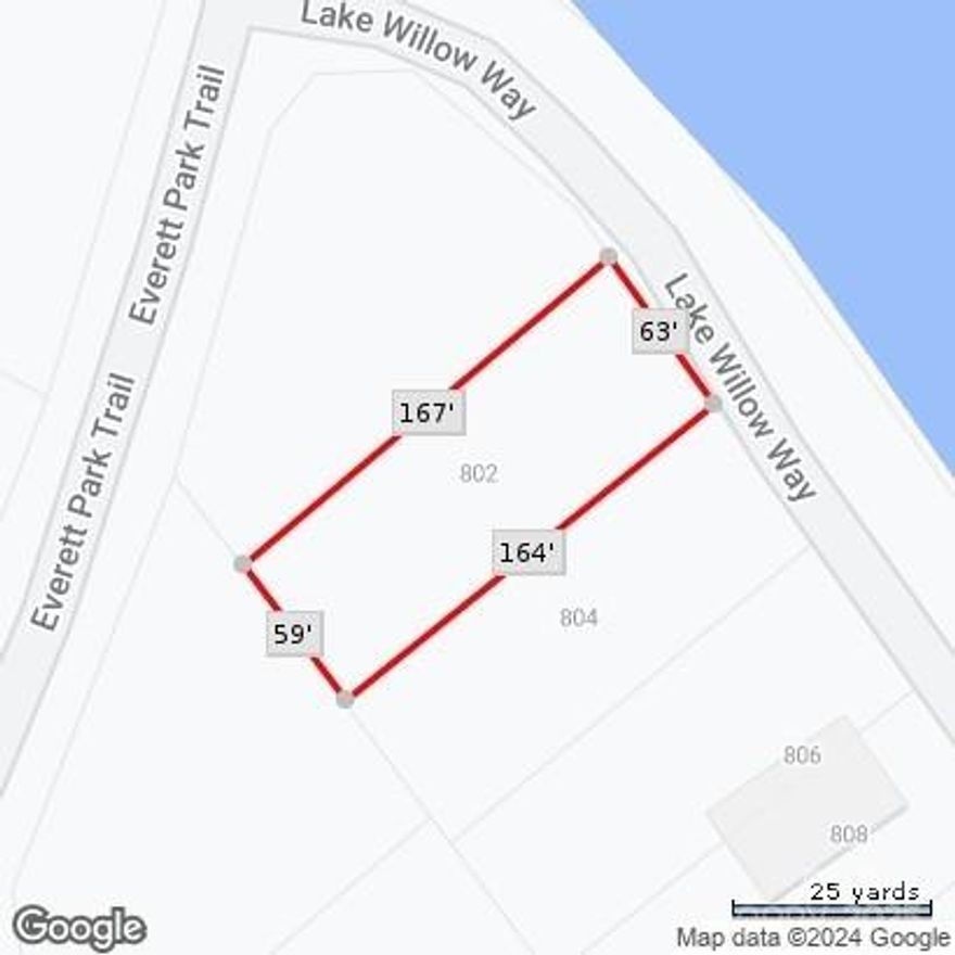 Looking for a building site in a gated community ? Lakeview lot in a great subdivision with many amenities to include boating (incl dock & storage), fishing, tennis and basketball courts, playground and extensive walking trails. Five minute access to Topsail Island, Surf City, Sneeds Ferry, among other attractions.