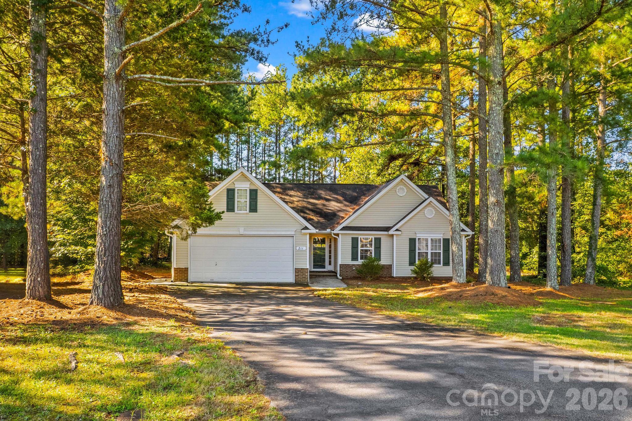 211 W Whispering Pines Lane