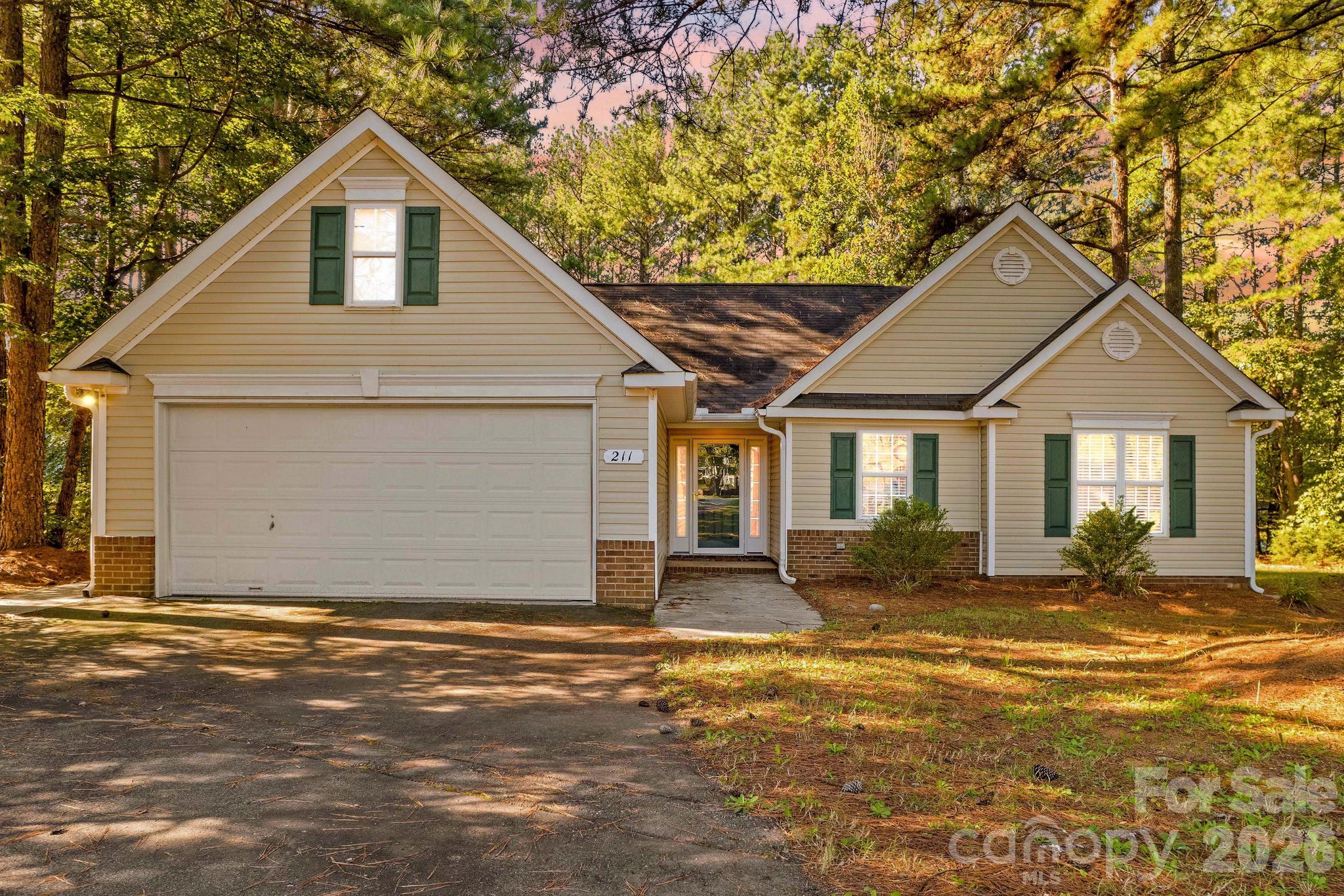 211 W Whispering Pines Lane