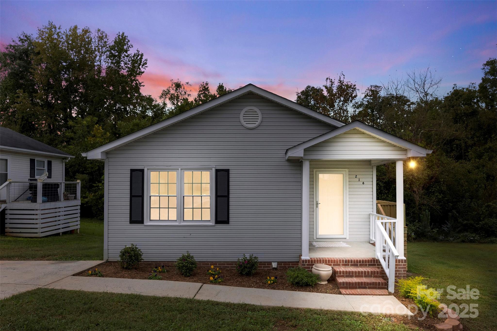 216 E Alabama Avenue