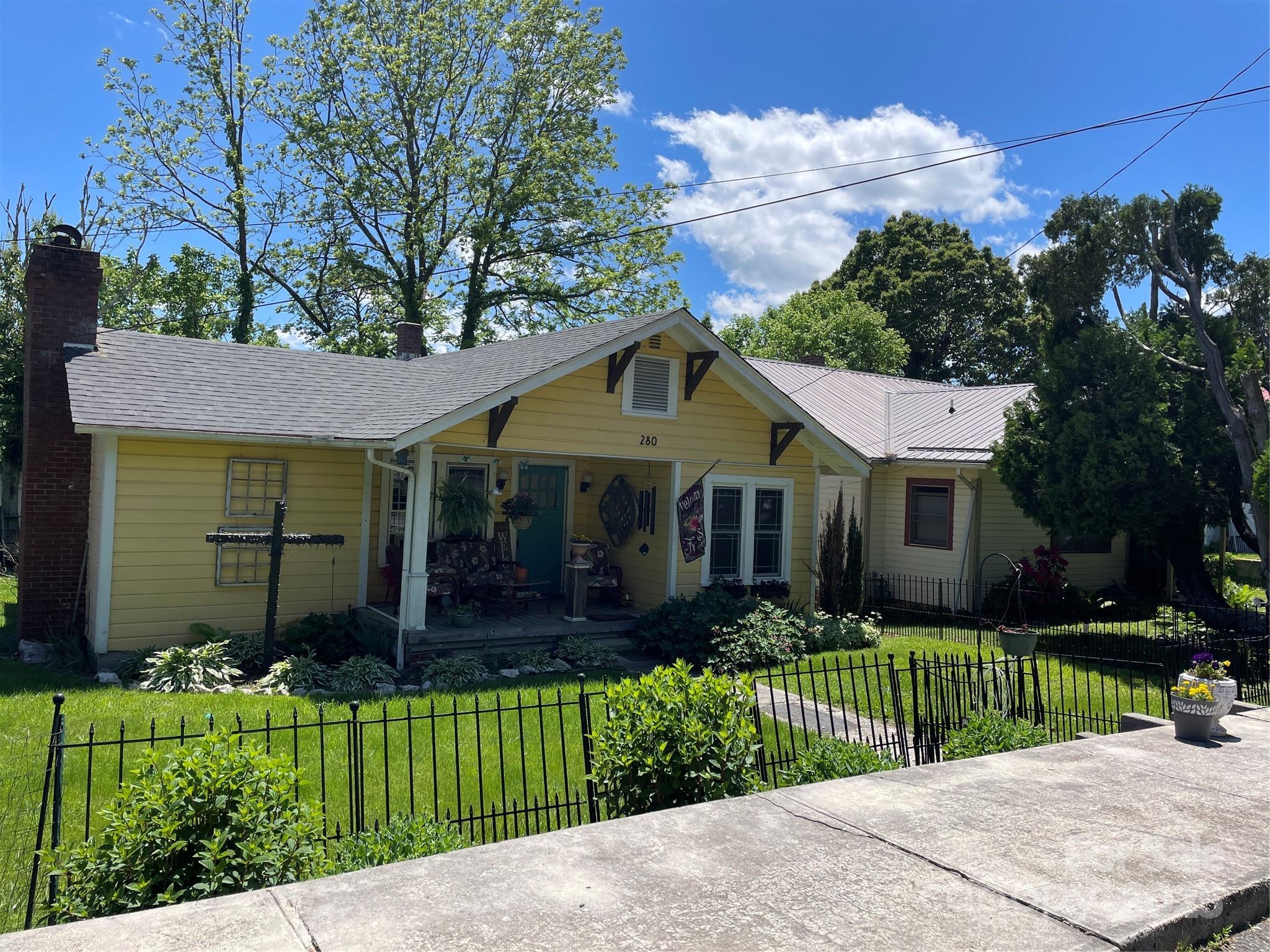 280 Walnut Avenue