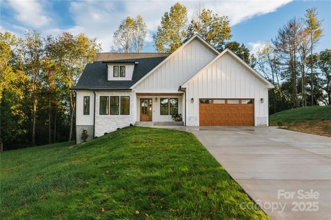 27 Baxter Woods Lane Candler NC 28715
