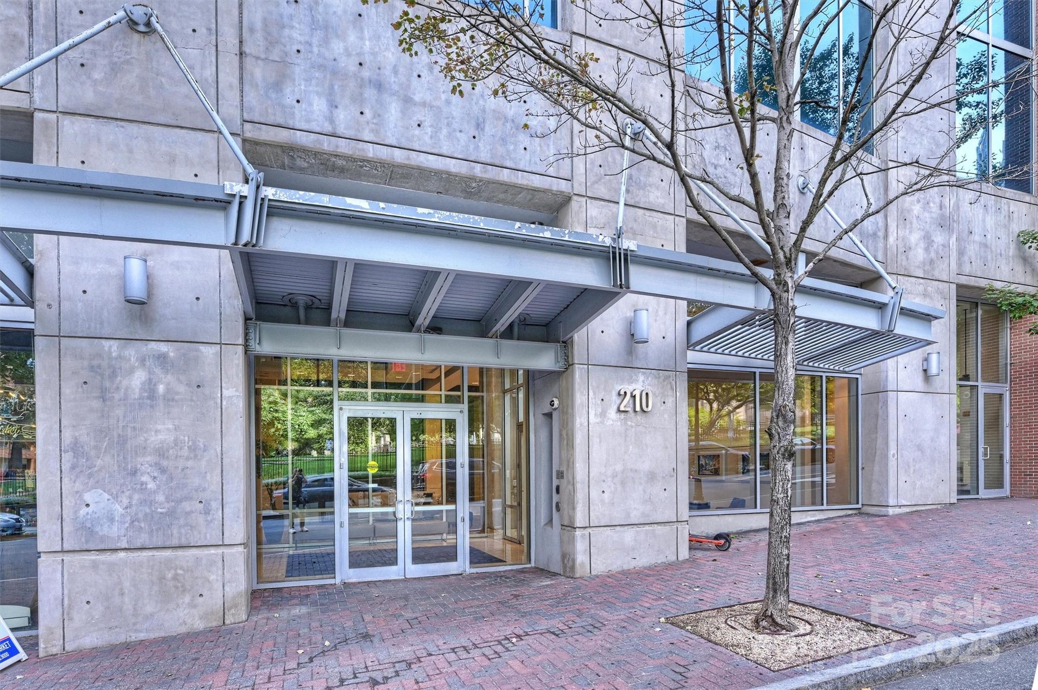 210 N Church Street 1506