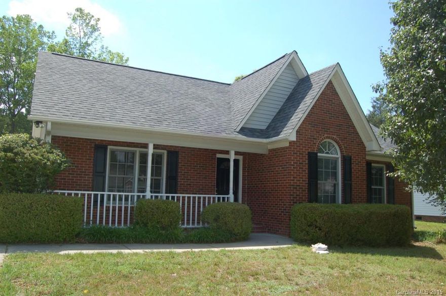 Terrific starter home has 3BR & 2BA and a very open floorplan in the Great Room, Kitchen & Dining area.  Freshly painted. Clean as can be! Nothing to need replacing. Roof, Water Heat and HVAC units all replace in 2012 or 2013. Home owner providing 1 year warranty.  Great flat Fenced Backyard with trees along the back.  Convenient to shopping and I-77.  Great home in a great location.