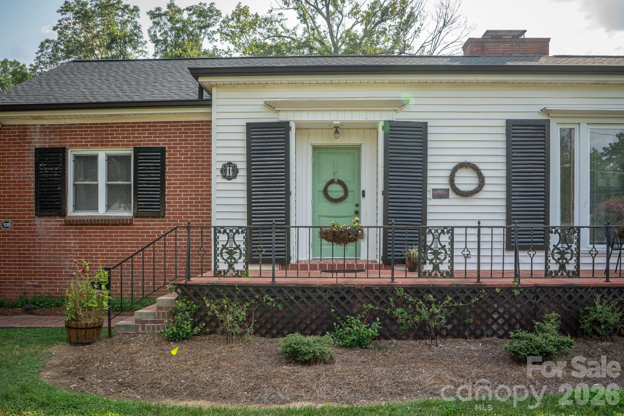 11 Kings Mountain Street