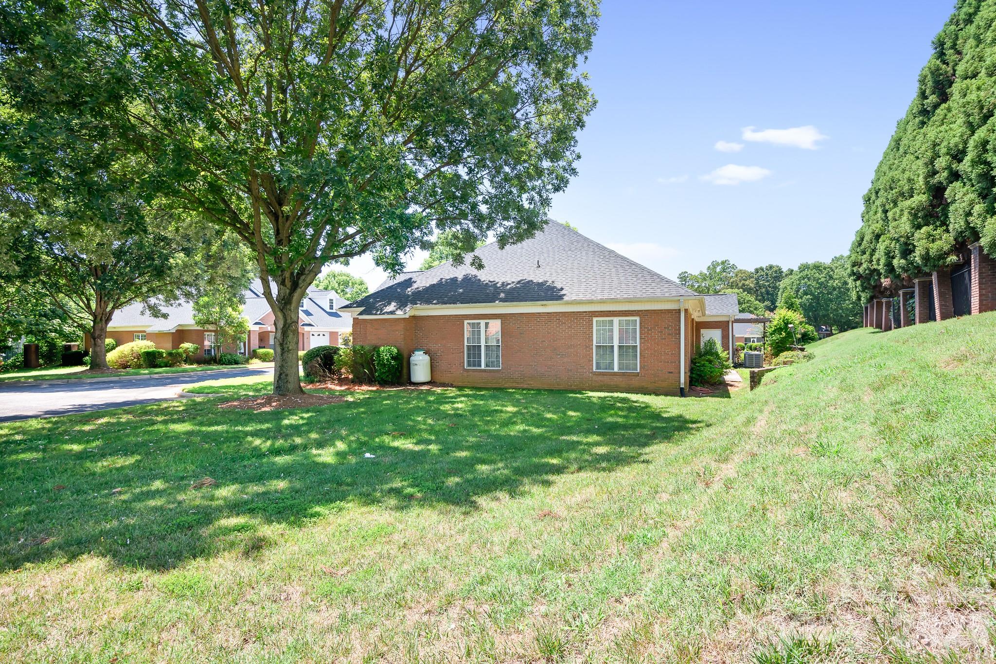 215 Knops Nob Road