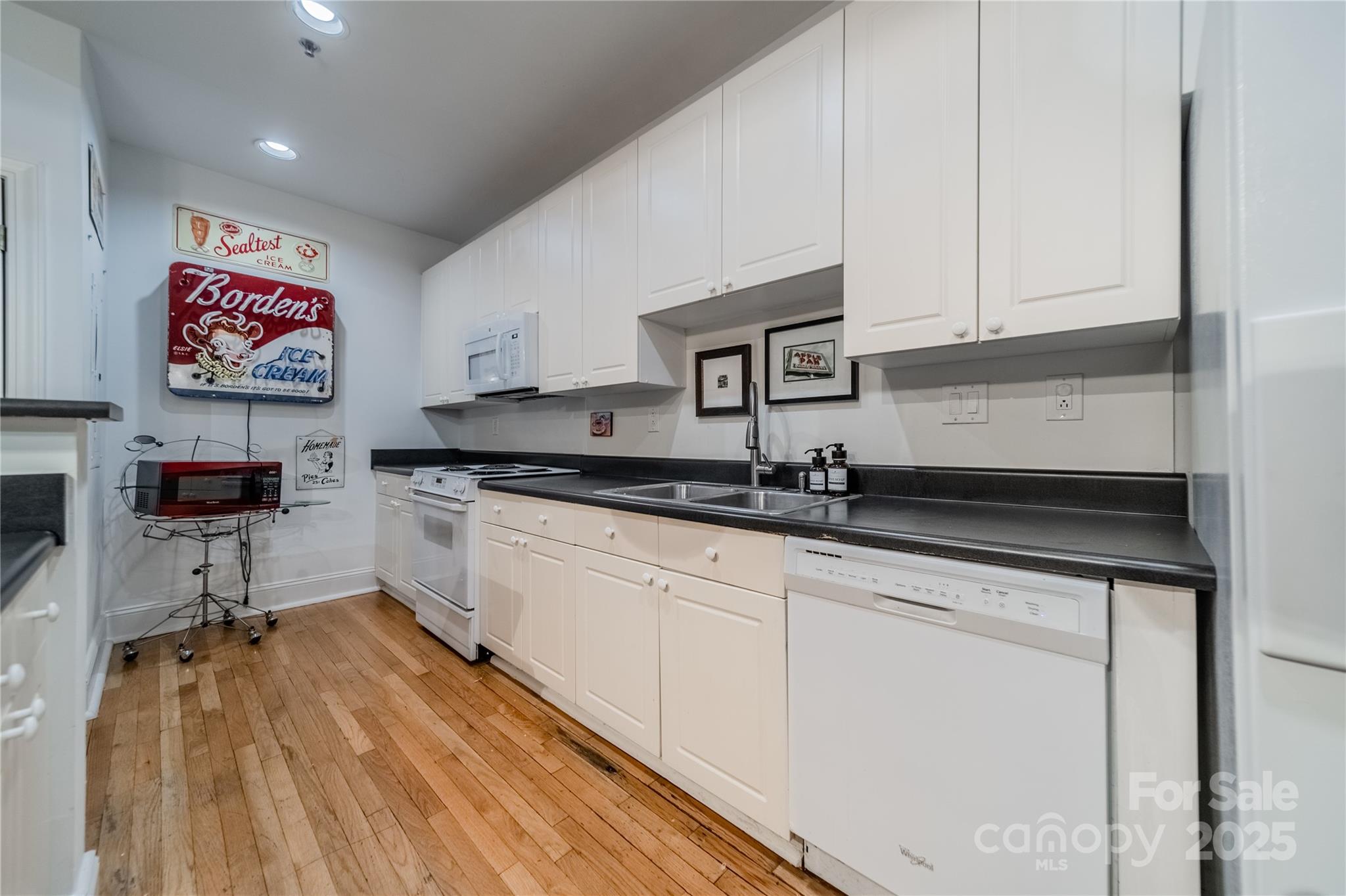 310 Arlington Avenue 317