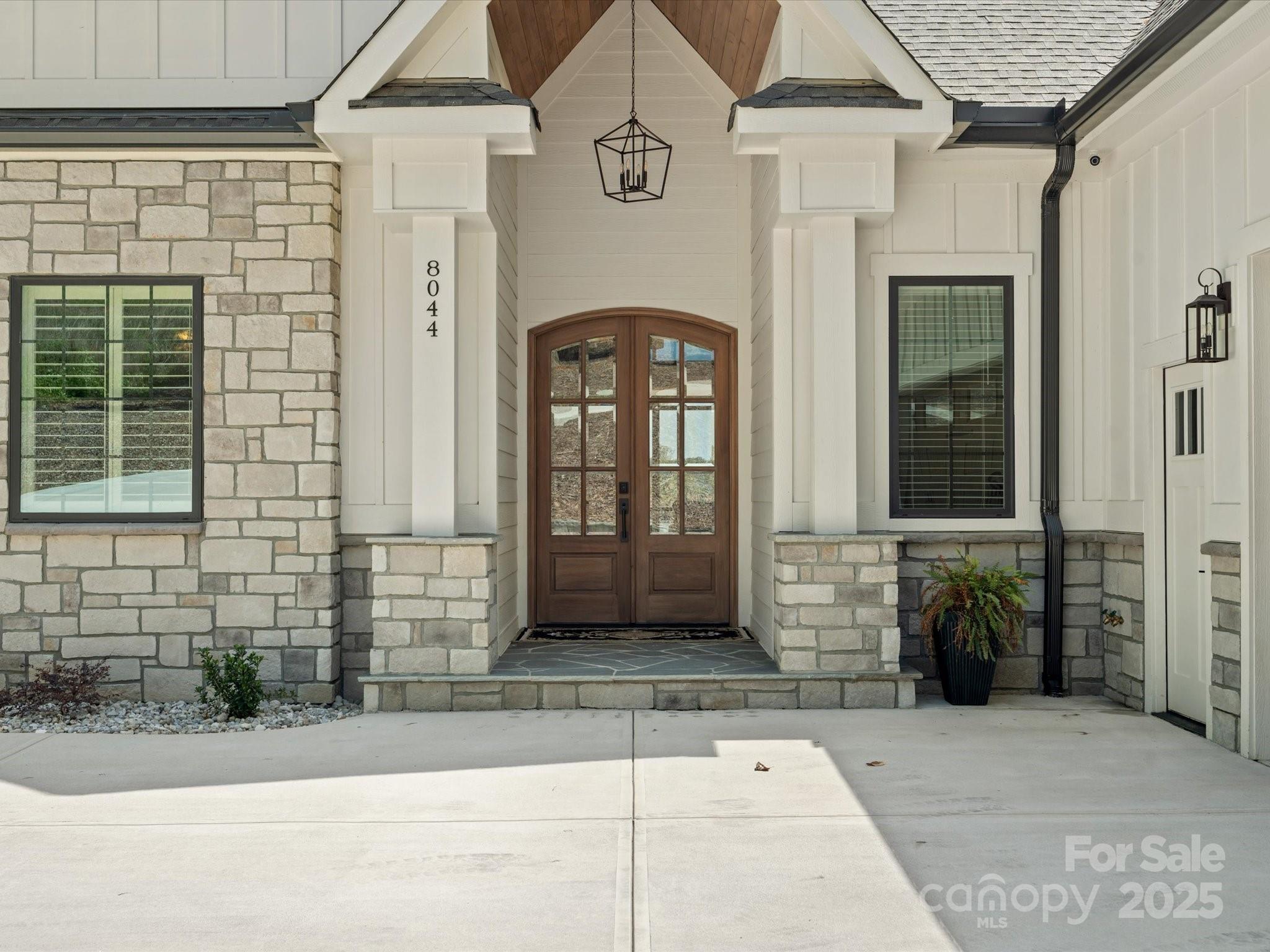 8044 Edgewater Drive 100