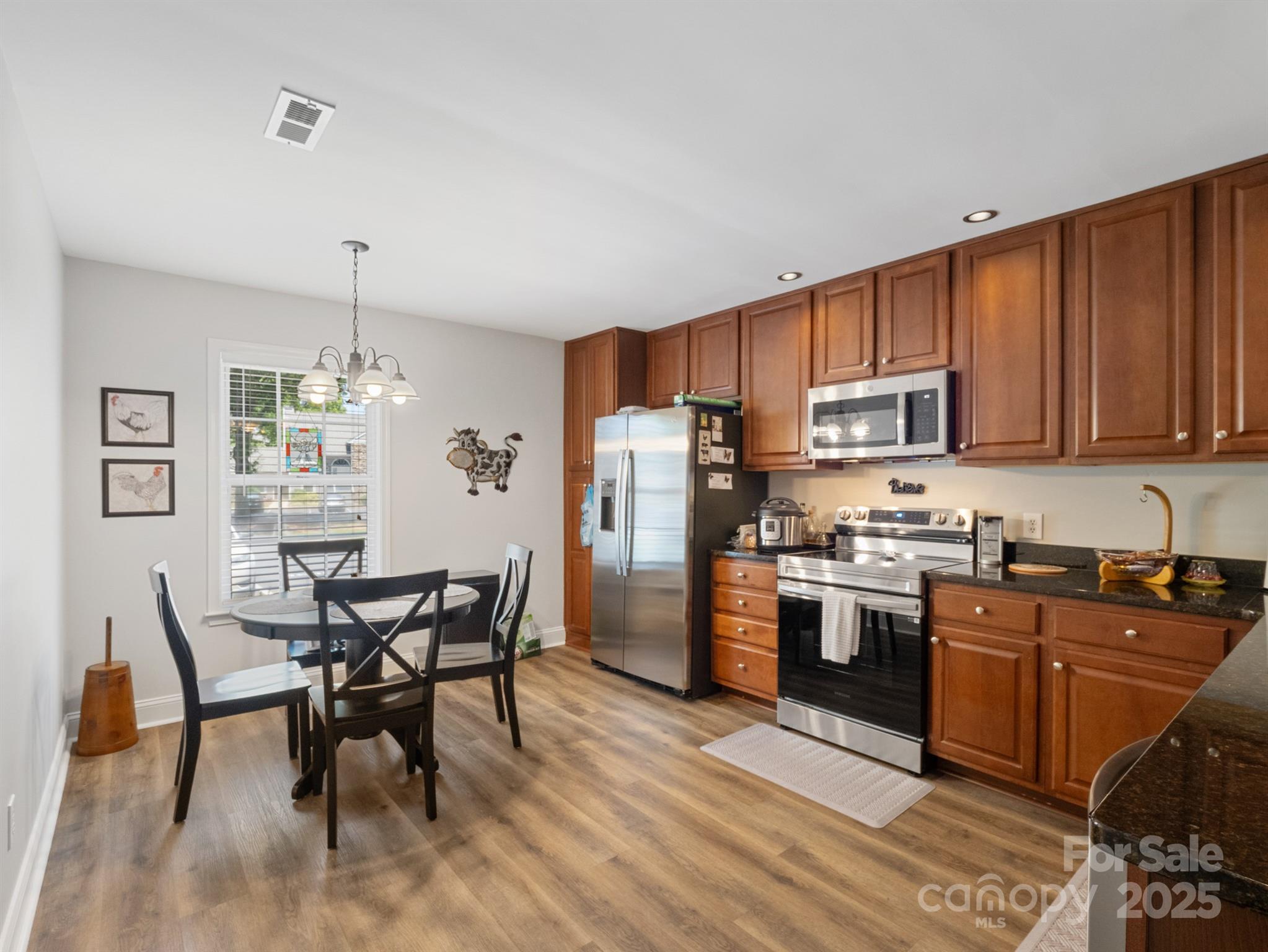1836 Fairlawn Court