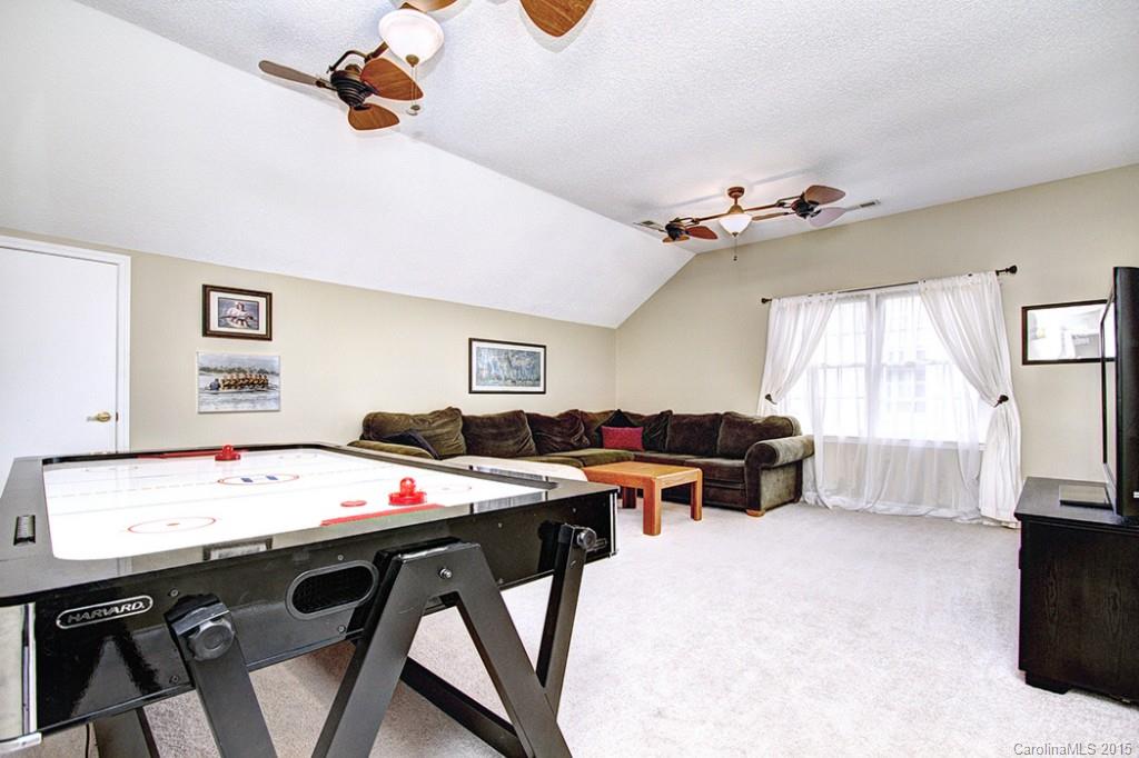 Hunters Gate - Residential